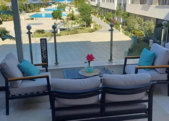 Fun Bay Resort *