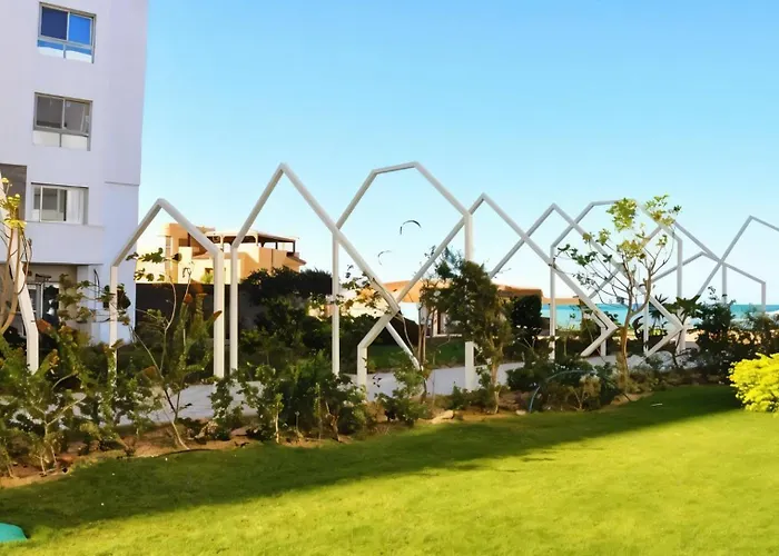 Fun Bay Resort *